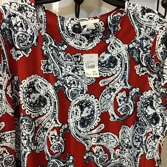 Dress - Picture 2 of 5